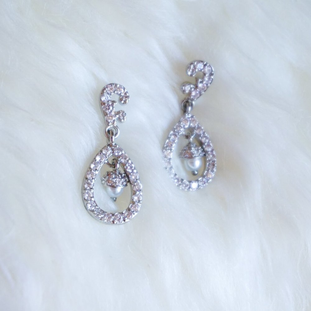 Crystal and Pearl Drop Earrings